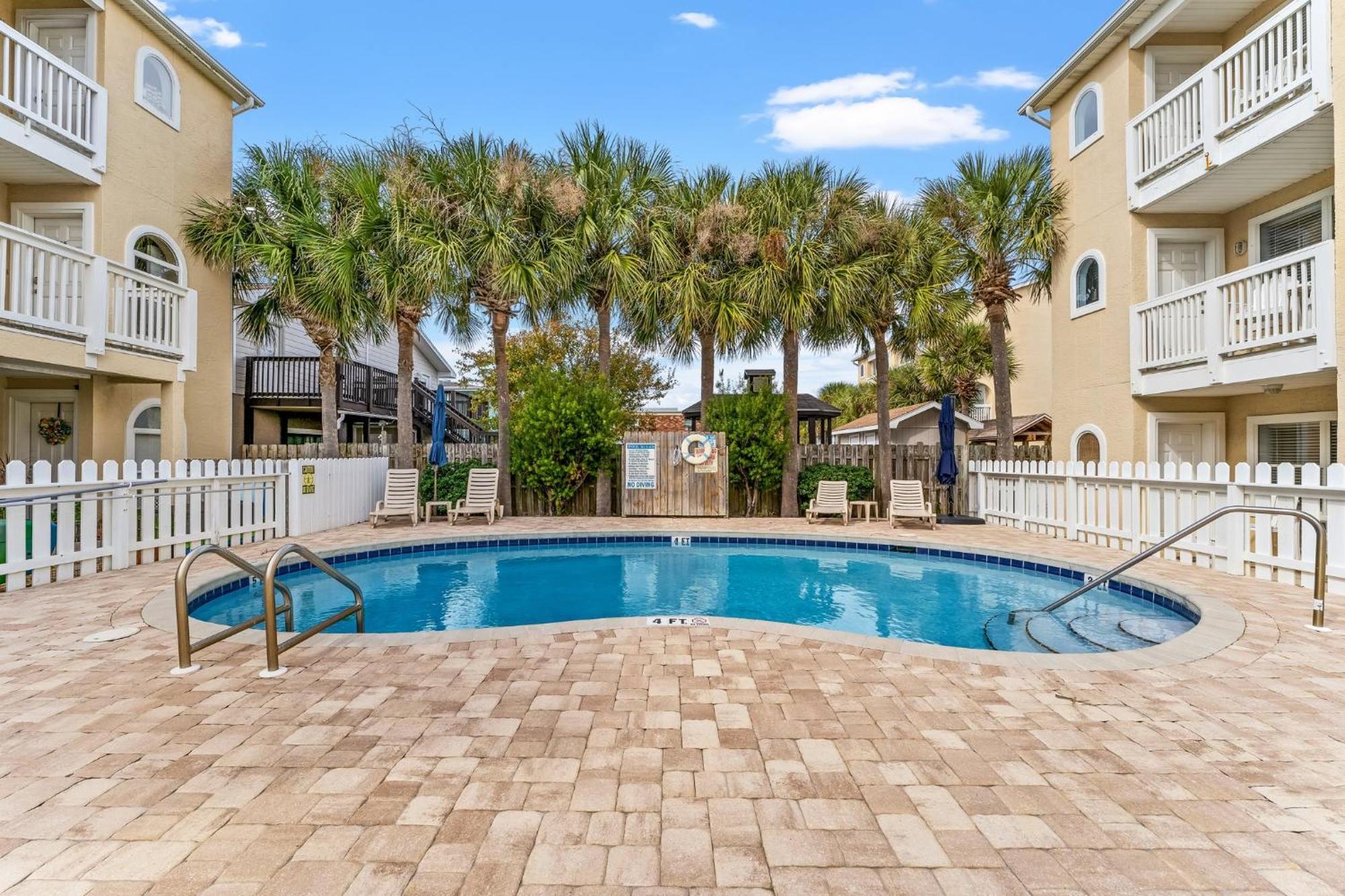 Apartment Treasure Island 2110 *